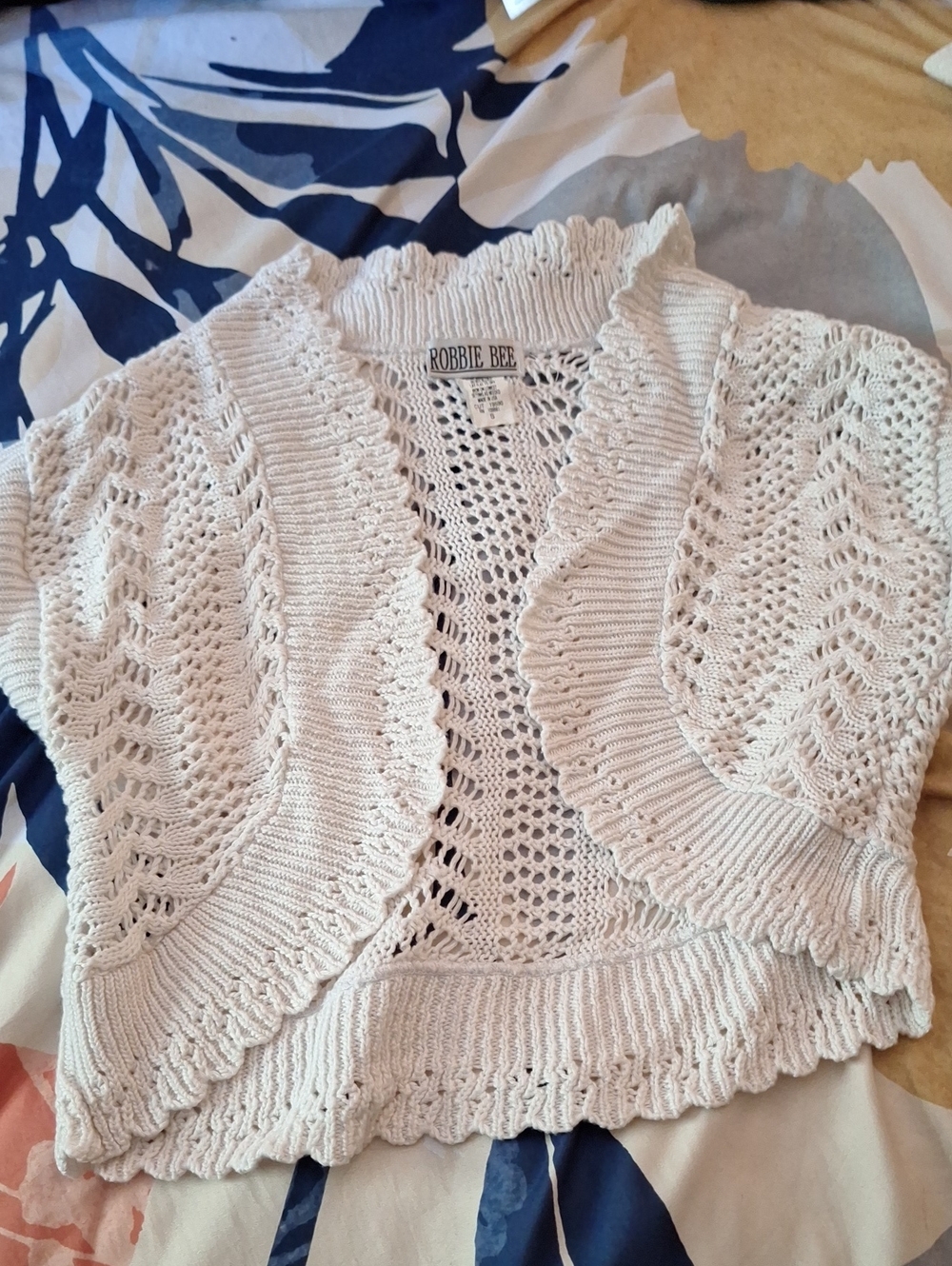 Robbie Bee - Women's White Openfront Knit Sweater Shrug